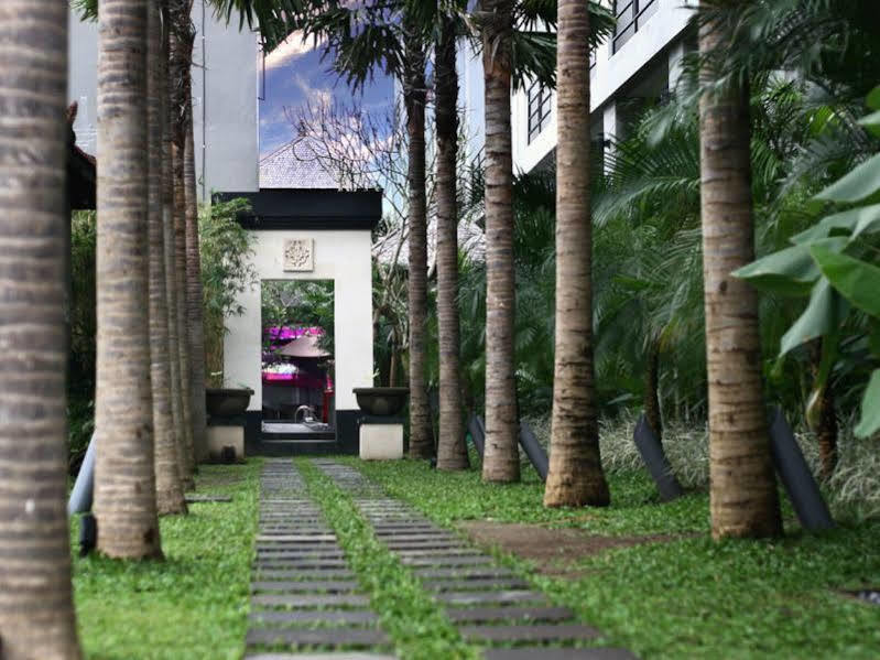 Grand Lifestyle Hotel Denpasar Extérieur photo
